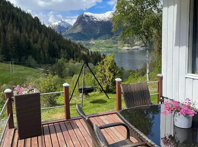 Tunold Gard - Karhus Vila *
